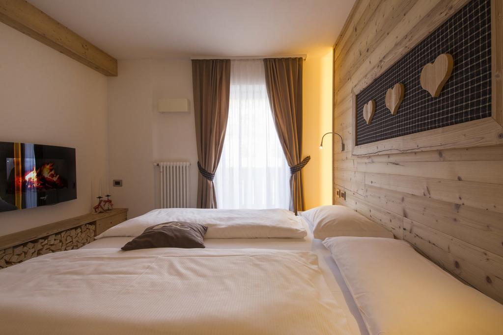 Hotel Garni Lastei Pozza di Fassa Exterior foto