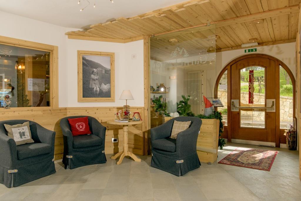 Hotel Garni Lastei Pozza di Fassa Exterior foto