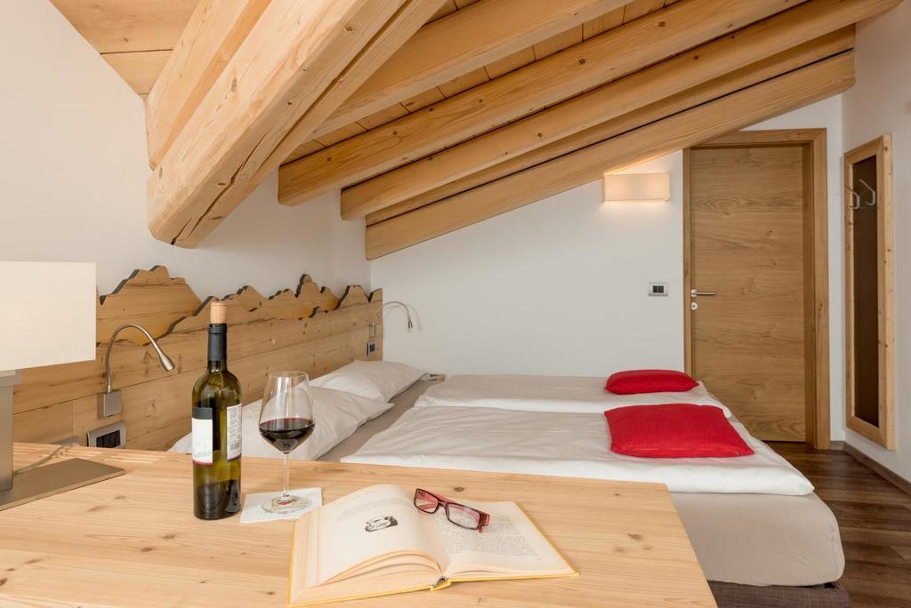 Hotel Garni Lastei Pozza di Fassa Exterior foto