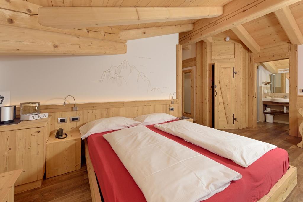 Hotel Garni Lastei Pozza di Fassa Exterior foto