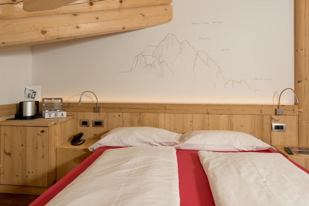 Hotel Garni Lastei Pozza di Fassa Exterior foto